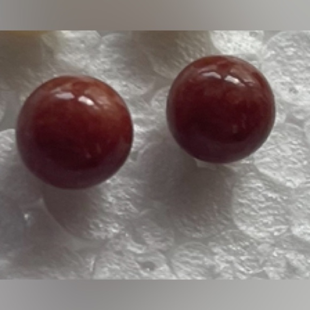 Vintage red gemstone small sphere ball stud earrings
gold tone - Picture 3 of 3